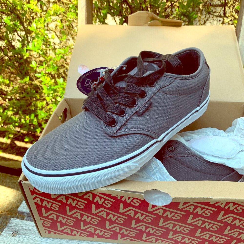 NEW! VANS Atwood Deluxe, Men’s US size 8.5